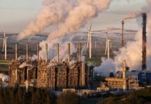 Przemysł petrochemiczny i woda – jak chronić zasoby?